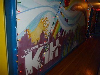 Kelowna International Hostel Екстер'єр фото